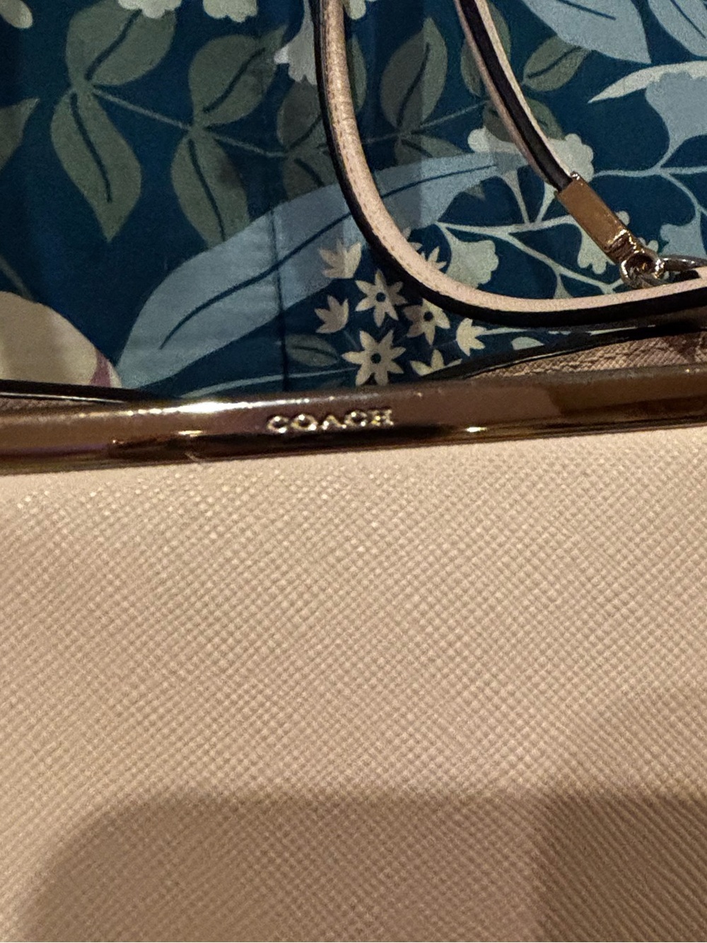 Coach Blush Large Leather Tote - Picture 2 of 11